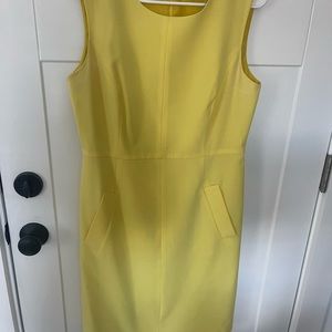 Beautiful yellow scoop neck dress, WITH POCKETS